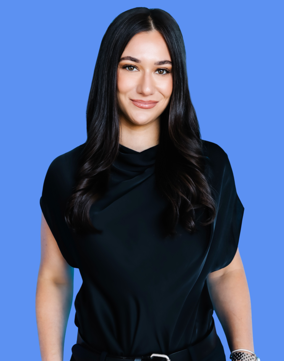 Rachel chick headshot blue